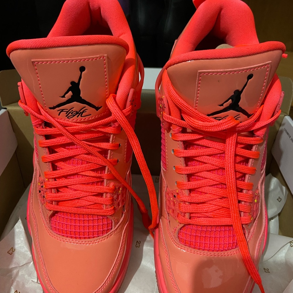 Womens size 10 Air Jordan 4 Retro NRG - hot pink